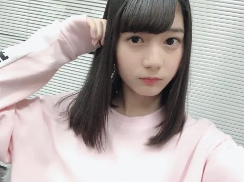 小坂 菜緒｜緑の景色   小坂菜緒（2017-12-21）