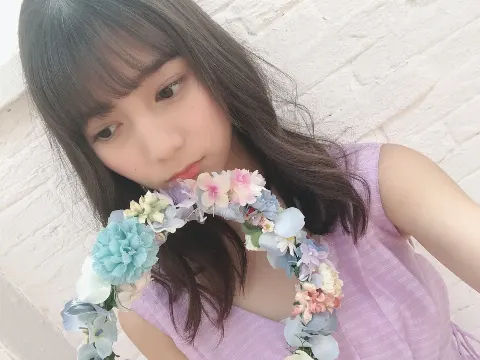 小坂 菜緒｜前髪伸びたから切りたいけど、まだいいかなとか思ってたら、いつもの前髪が作れなくって悲しくなった朝 小坂菜緒（2018-06-01）｜3枚目