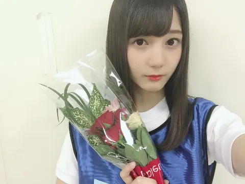 小坂 菜緒｜朝が寒すぎて暖房をつけて過ごしてたら、外に出た時にあまりにも…（2018-11-15）｜2枚目