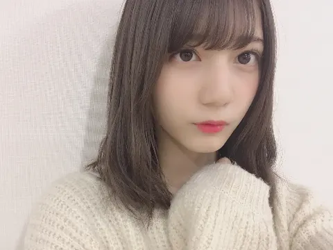 小坂 菜緒｜この間、服を買ったんですね、届くのに7日待ってやっと届いた~…（2018-11-24）