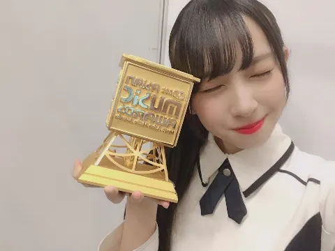 金村 美玖｜入国審査。（2018-12-14）｜2枚目