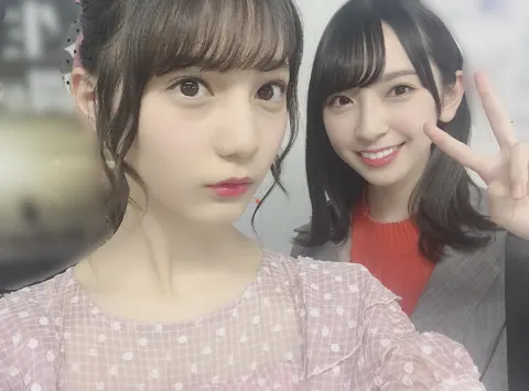 小坂 菜緒｜心が休まる時間というのを考えた時、ベットの上で映画を見ること…（2019-04-03）｜4枚目