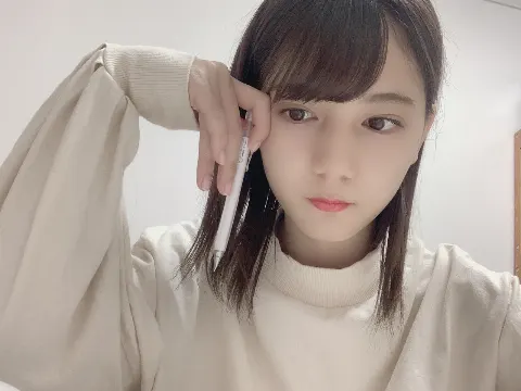 小坂 菜緒｜自宅で起きたプチ事件、今年になって気づいた2年分の秋冬の買い…（2019-11-16）｜4枚目