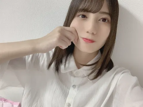 小坂 菜緒｜昨日の夜に、ふとタイトルがパって思い浮かんで、でも謎の自信で…（2020-10-16）｜3枚目