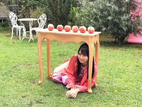 上村 ひなの｜桃の色って桃色（2020-11-27）｜3枚目