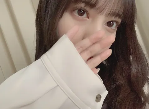 小坂 菜緒｜夜になるのが早くなってきて、何時になったら家の電気をつけよう…（2022-12-16）