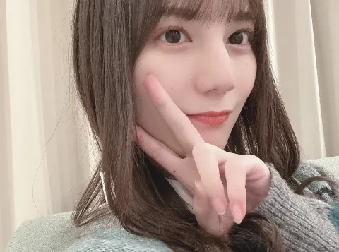 小坂 菜緒｜暖かさが先をいけば寒さが恋しくなり、突如訪れた寒さに嫌気がさ…（2023-03-18）