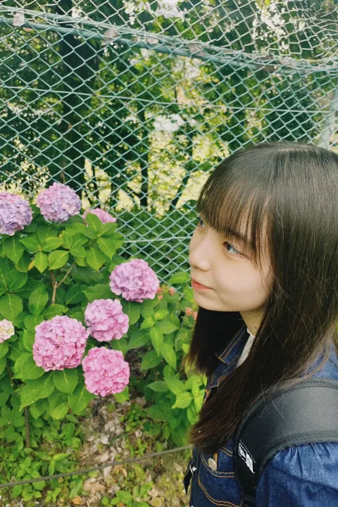 渡辺 莉奈｜1回ハマった曲は一時的にしか聴かなくなっちゃうけど夏曲は飽き…（2023-06-23）｜3枚目