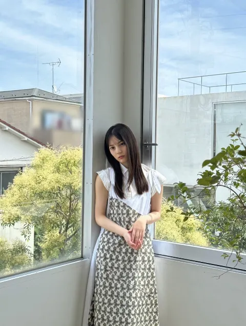 小坂 菜緒｜しこうかいろていし。（2023-08-28）｜2枚目