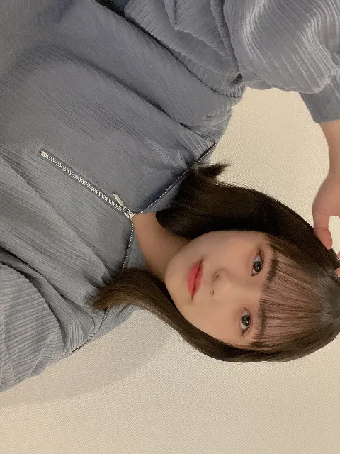 正源司 陽子｜落ち込む朝は鏡で笑顔の練習をしてから行ってきますと元気に出かける正源司　陽子。（2023-10-12）｜2枚目