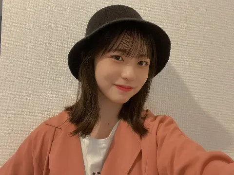 正源司 陽子｜落ち込む朝は鏡で笑顔の練習をしてから行ってきますと元気に出かける正源司　陽子。（2023-10-12）｜3枚目