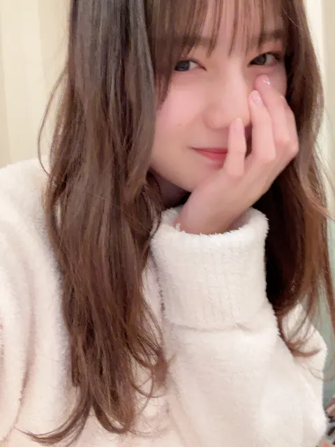 小坂 菜緒｜1つの線の狭間に立ってる時、言えばそれは県境みたいな、左右ど…（2023-12-25）
