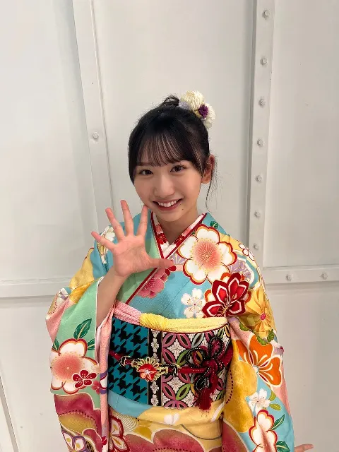 藤嶌 果歩｜はっぴー2024！（2024-01-10）｜2枚目