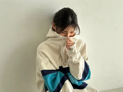 小坂 菜緒｜窓を開けて過ごせる気候、春を堪能し夏が近づいてる雰囲気を感じ…（2024-04-30）｜5枚目