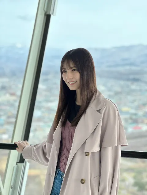 小坂 菜緒｜窓を開けて過ごせる気候、春を堪能し夏が近づいてる雰囲気を感じ…（2024-04-30）｜6枚目