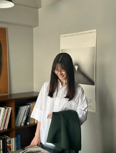 小坂 菜緒｜9月のバースデーガールがひとり。続くは、9月は夏なのか秋なのか論争。はたして結論はいかに。私は秋と言いたい派。（2024-09-30）｜4枚目
