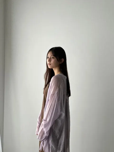 小坂 菜緒｜冷たい夜は、暖かいホットミルク。（2024-11-29）｜2枚目
