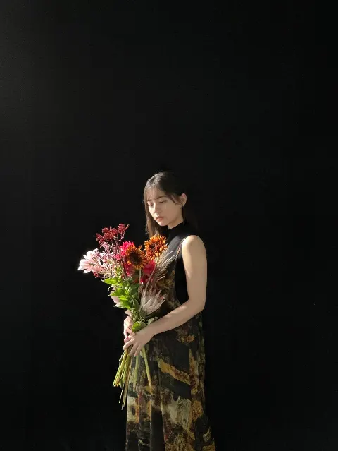 小坂 菜緒｜冷たい夜は、暖かいホットミルク。（2024-11-29）｜4枚目