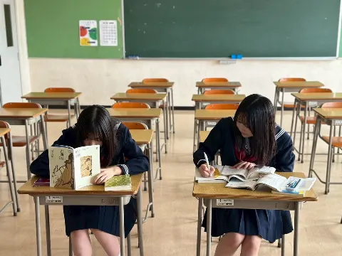 正源司 陽子｜ローファーはもうクローゼットの中。正源司　陽子（2025-03-31）｜4枚目