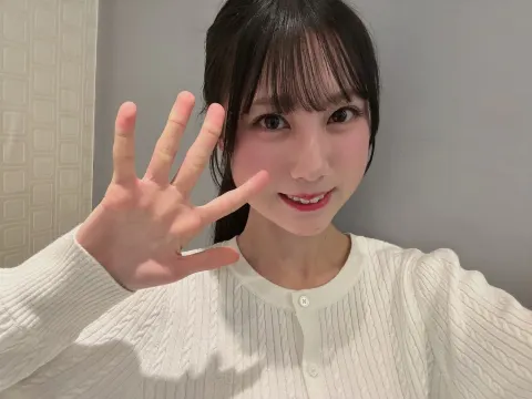 鶴崎 仁香｜希望の光を浴びながら　　鶴崎仁香（2025-04-19）｜3枚目