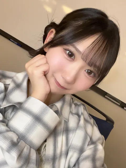 藤嶌 果歩｜チェック（2025-04-21）｜2枚目