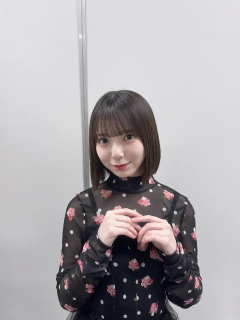 渡辺 莉奈｜騒がしい街から離れた静かな場所で、一輪の花が咲いていた（2025-05-21）