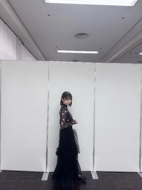 渡辺 莉奈｜騒がしい街から離れた静かな場所で、一輪の花が咲いていた（2025-05-21）｜3枚目
