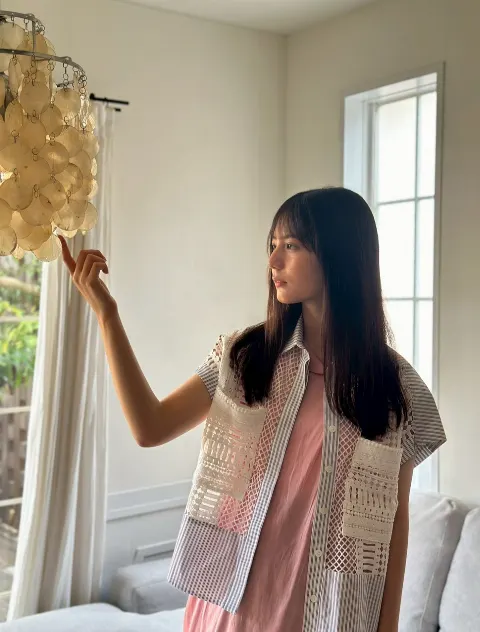 小坂 菜緒｜寒くなればなるほど、冷たいものが食べたくなったり飲みたくなっ…（2025-10-15）｜3枚目