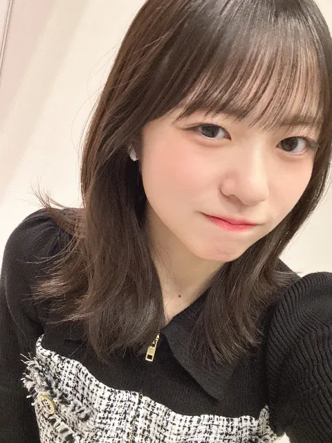正源司 陽子｜鞄の中身はいつもあまり変わらない正源司　陽子（2025-10-20）｜2枚目