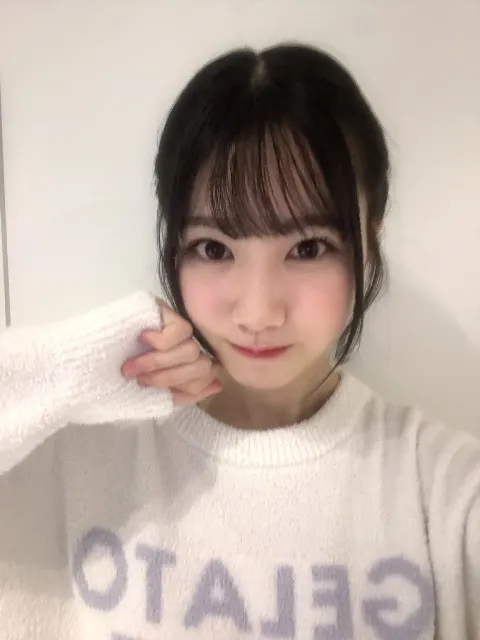 鶴崎 仁香｜夢でも君と会いたいの。#にこにこぶろぐ（2025-11-05）｜3枚目
