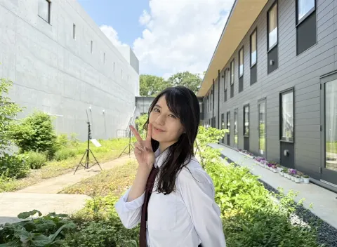 小坂 菜緒｜写真を見ては振り返り、自身への愛を再確認、最後は音楽に願いをかける2025年（2025-12-31）｜3枚目