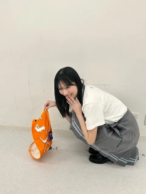 森本 茉莉｜茉莉ちゃん！その右手は何？？！その指は何？？！まさかお兄ちゃんの貯金b（2026-04-03）｜6枚目