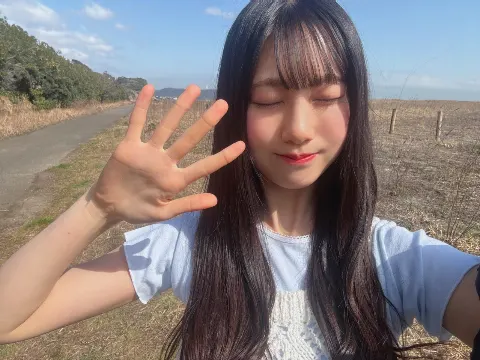 鶴崎 仁香｜夏の音が聞こえる🎐（2026-04-23）｜4枚目