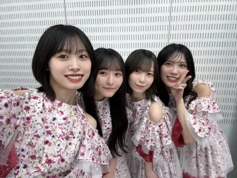 髙橋 未来虹｜赤い花と、青い花（2026-05-18）｜4枚目