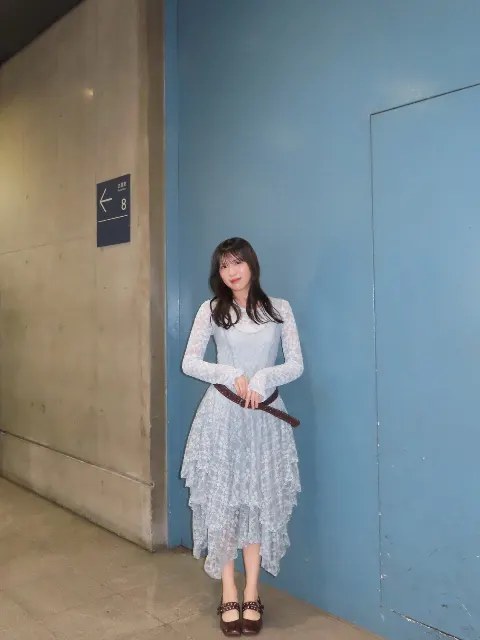 森本 茉莉｜「どの自撮りを載せようか」と、写真フォルダを見返して頭抱えてる今（2026-06-26）｜2枚目