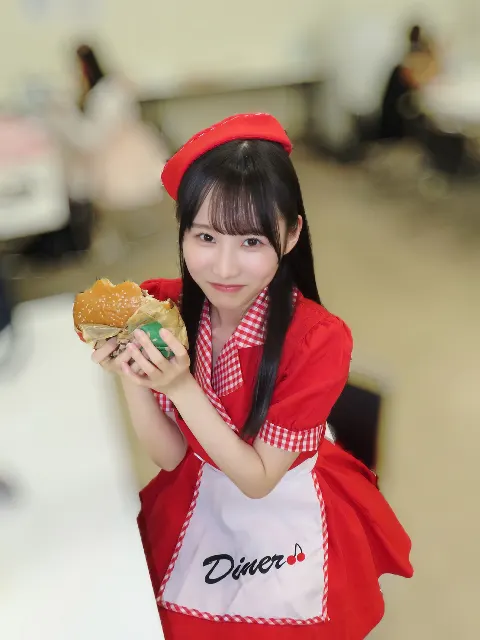 森本 茉莉｜「どの自撮りを載せようか」と、写真フォルダを見返して頭抱えてる今（2026-06-26）｜6枚目