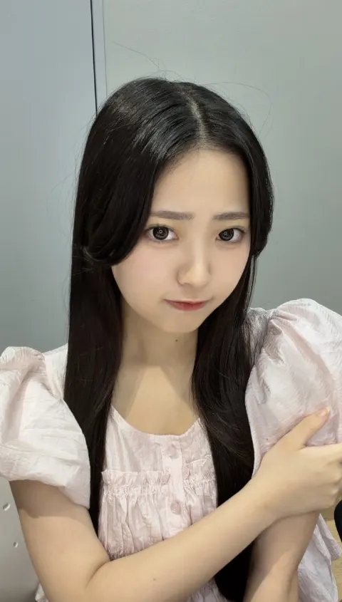 蔵盛 妃那乃｜今の季節は半袖か長袖どっちがいいんでしょうか「蔵盛妃那乃」（2026-10-05）｜3枚目