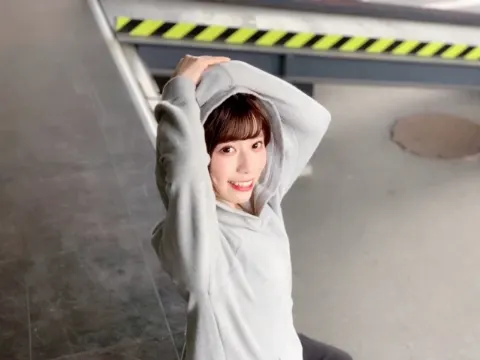 東村 芽依｜パーカー（2018-10-25）｜4枚目