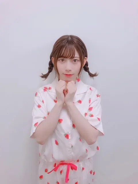 東村 芽依｜🍓（2020-04-04）｜4枚目