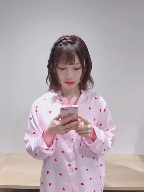 東村 芽依｜🍓（2020-04-04）｜3枚目