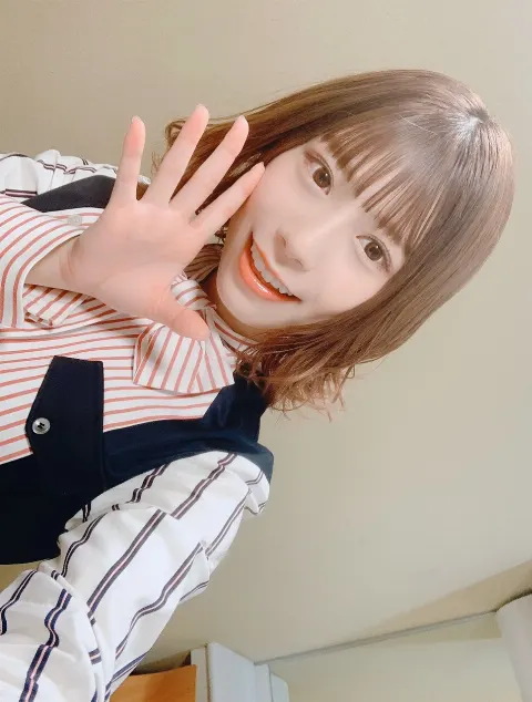 東村 芽依｜🍓（2020-04-30）｜3枚目