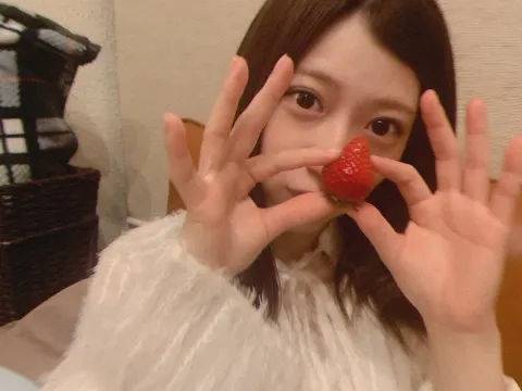 東村 芽依｜🍓（2021-05-16）｜2枚目