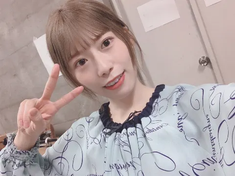 東村 芽依｜👑（2021-12-24）｜7枚目