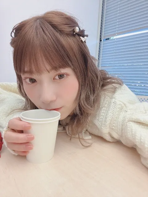 東村 芽依｜🐩（2022-11-29）｜2枚目