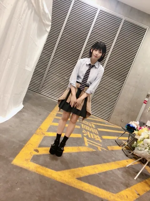 東村 芽依｜制服（2018-03-31）｜3枚目