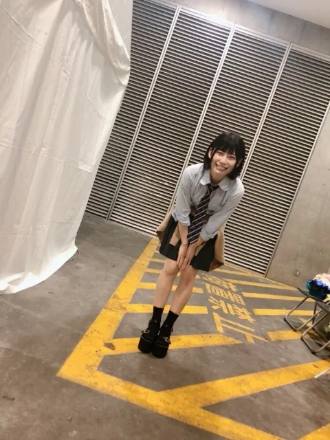 東村 芽依｜制服（2018-03-31）｜4枚目