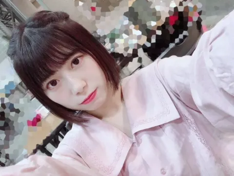 東村 芽依｜制服（2018-03-31）
