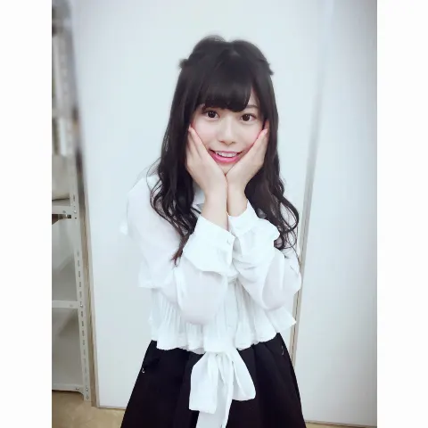 東村 芽依｜個別握手会...153（2017-04-08）｜4枚目