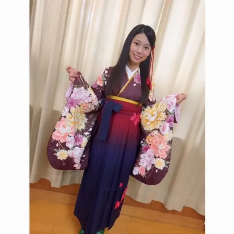東村 芽依｜セーラー服と袴...54（2016-11-30）｜3枚目