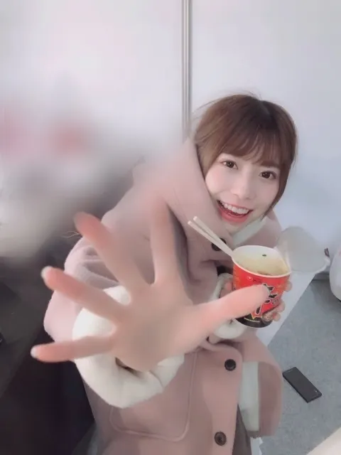 東村 芽依｜うさぎのカチューシャ（2018-12-22）｜4枚目